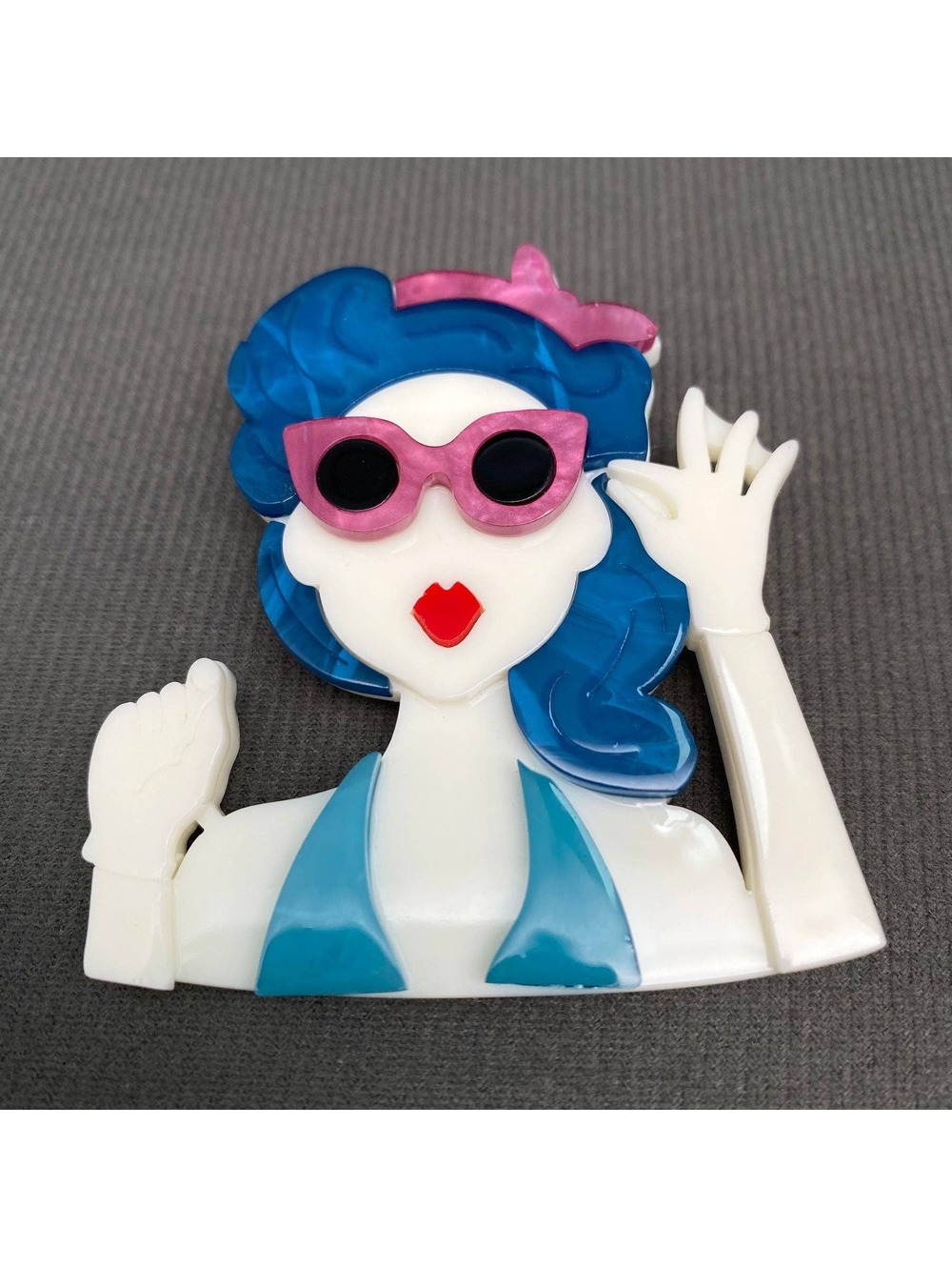 Colorful Retro Style Woman Brooch Pin with Sunglasses